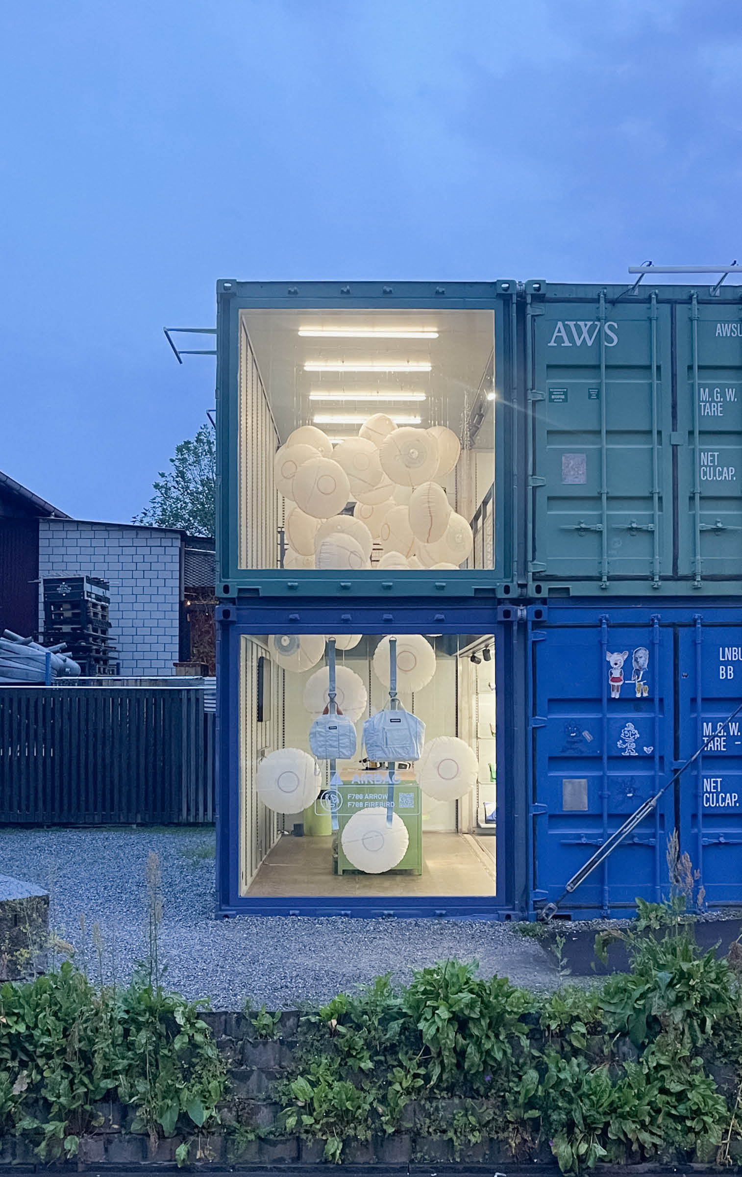 Sarahstendel_Freitag_Airbagwindow-2