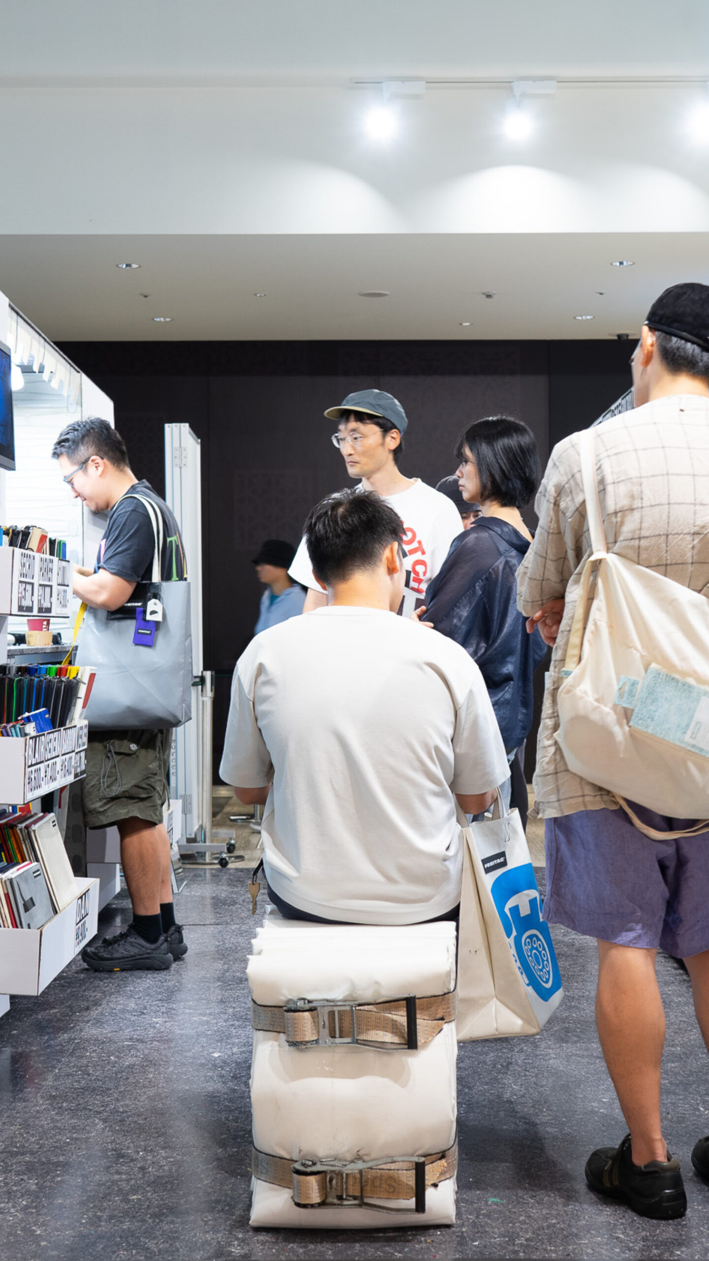 SarahStendel_Freitag Kiosk_Grand Front Osaka_4-